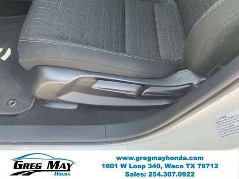Used 2025 Honda HR-V LX image 13