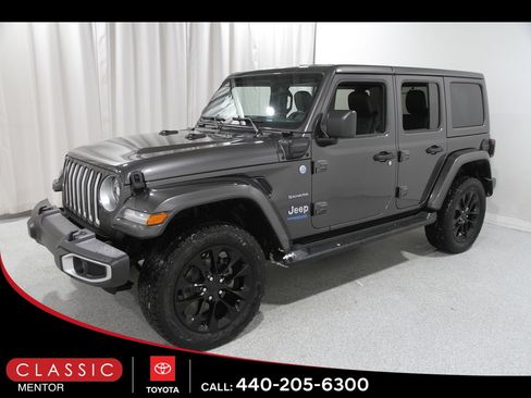 Used 2021 Jeep Wrangler Unlimited Sahara w/ Cold Weather Group image 3