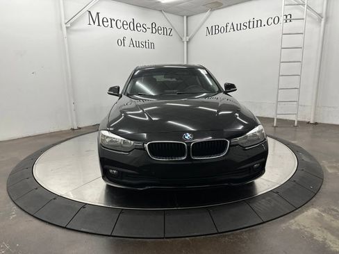 Used 2017 BMW 320i Sedan RWD image 2