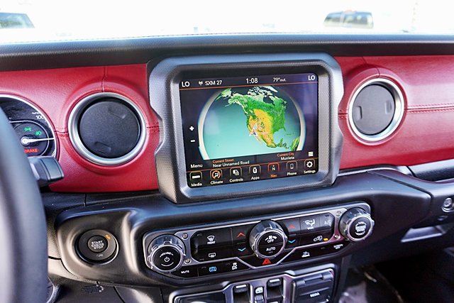 Used 2023 Jeep Wrangler Unlimited Rubicon 4xe AWD/4WD image 38