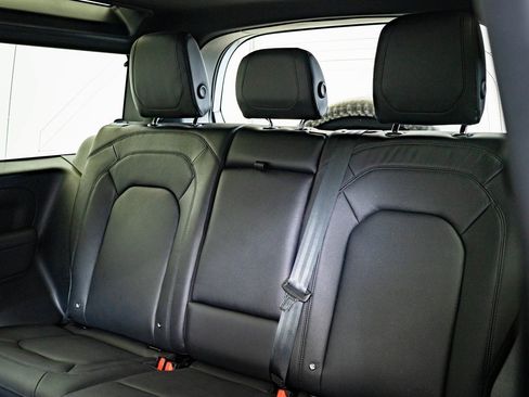 Used 2023 Land Rover Defender 90 S image 34