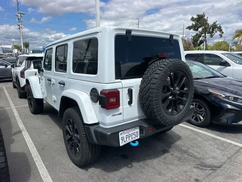 Used 2024 Jeep Wrangler Unlimited Sahara AWD/4WD image 4
