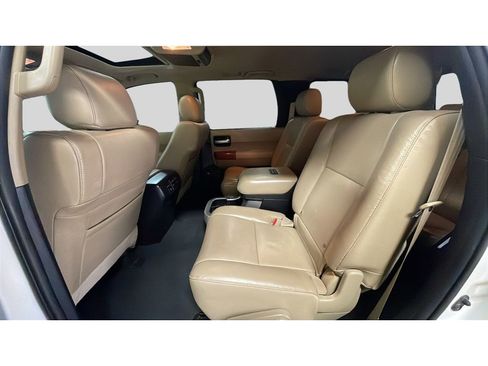 Used 2021 Toyota Sequoia Platinum AWD/4WD image 16