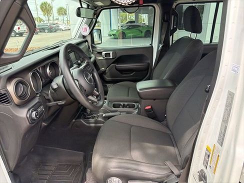 Used 2021 Jeep Gladiator Sport AWD/4WD image 5