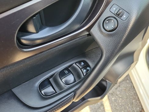 Used 2020 Nissan Rogue Sport S image 20