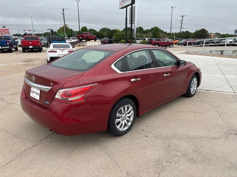 Used 2013 Nissan Altima 2.5 S FWD image 6