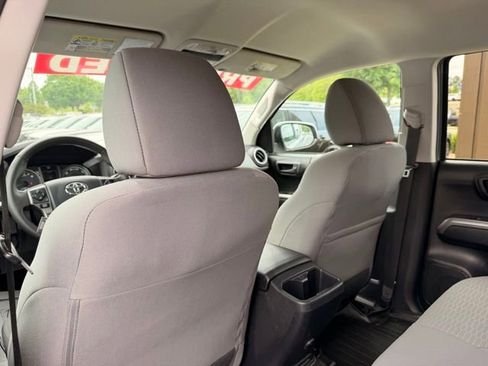 Used 2017 Toyota Tacoma SR5 w/ Tow Package AWD/4WD image 29