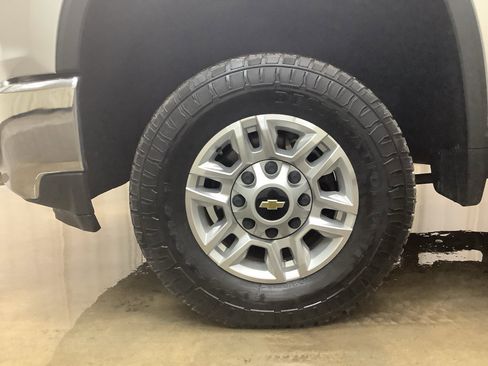 Used 2022 Chevrolet Silverado 2500 LT w/ Convenience Package image 22