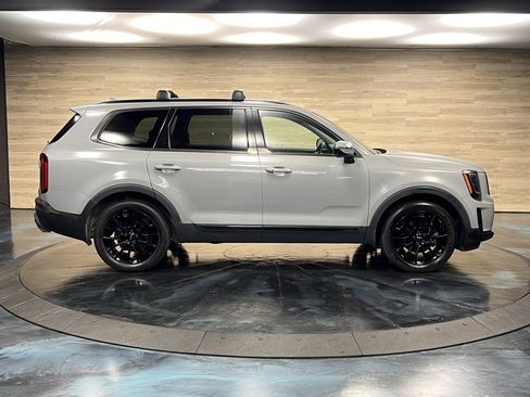 Used 2022 Kia Telluride SX w/ SX Prestige Package image 14