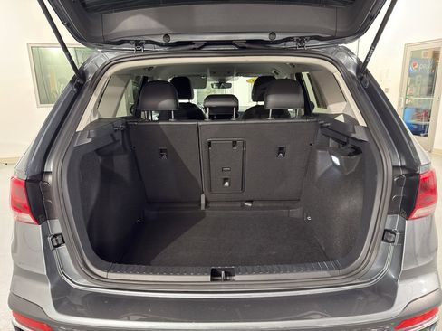 Used 2024 Volkswagen Taos SE image 11