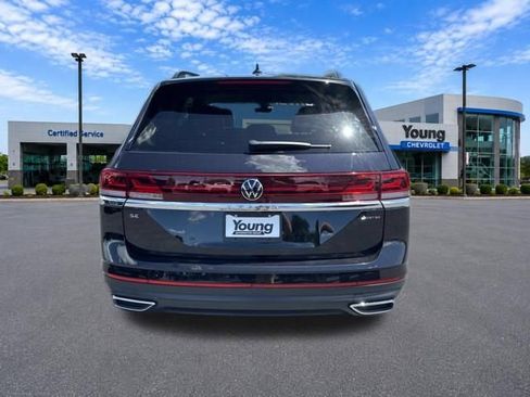 Used 2024 Volkswagen Atlas SE AWD/4WD image 6