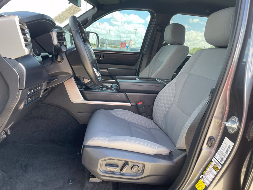 Used 2025 Toyota Tundra SR5 AWD/4WD image 10
