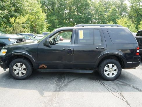 Used 2010 Ford Explorer XLT AWD/4WD image 2