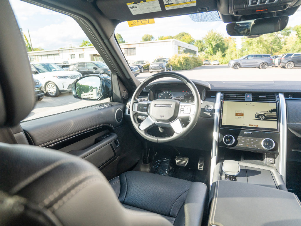 Used 2023 Land Rover Discovery S R-Dynamic AWD/4WD image 17