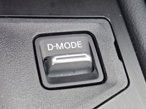 Used 2025 Nissan Kicks SR image 26