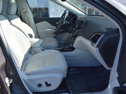 Used 2021 Jeep Cherokee Limited w/ Sun & Sound Group AWD/4WD image 47