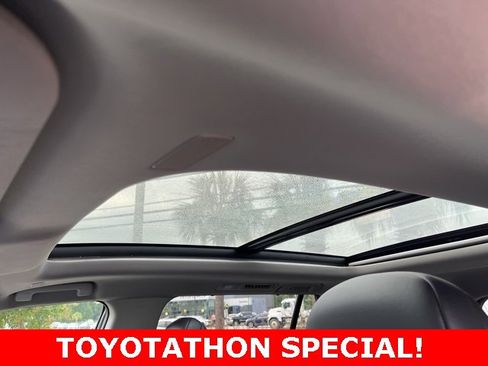 Used 2024 Toyota Grand Highlander XLE image 11