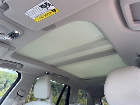 Used 2021 Volvo XC90 T5 Momentum w/ Climate Package image 16