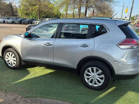 Used 2015 Nissan Rogue S image 5