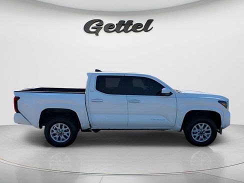 Used 2024 Toyota Tacoma SR5 image 4