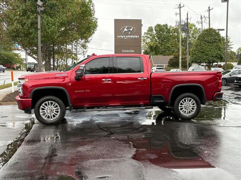 Used 2023 Chevrolet Silverado 2500 High Country w/ Z71 Off-Road Package image 3