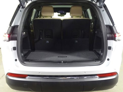 New 2025 Jeep Grand Cherokee L Limited w/ Luxury Tech Group II image 19