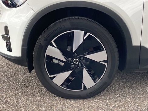 Used 2024 Volvo XC40 Recharge Core w/ Protection Package Premier image 11