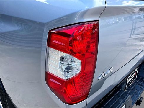Used 2020 Toyota Tundra Limited w/ Limited Premium Package AWD/4WD image 29