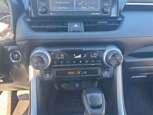 Used 2022 Toyota RAV4 XLE image 21