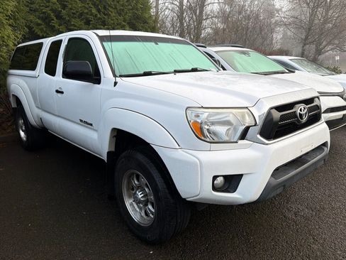 Used 2012 Toyota Tacoma PreRunner image 2