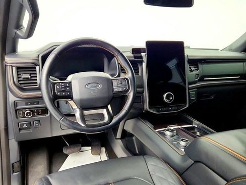 Used 2023 Ford Expedition Platinum image 13