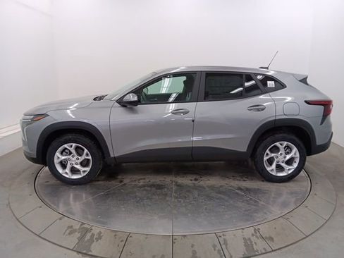 New 2026 Chevrolet Trax LS w/ LS Convenience Package image 4