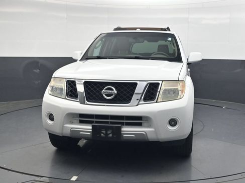 Used 2010 Nissan Pathfinder LE w/ Navigation Pkg AWD/4WD image 13