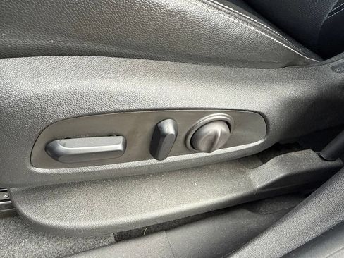 Used 2023 GMC Terrain SLT w/ LPO, Floor Liner Package AWD/4WD image 24