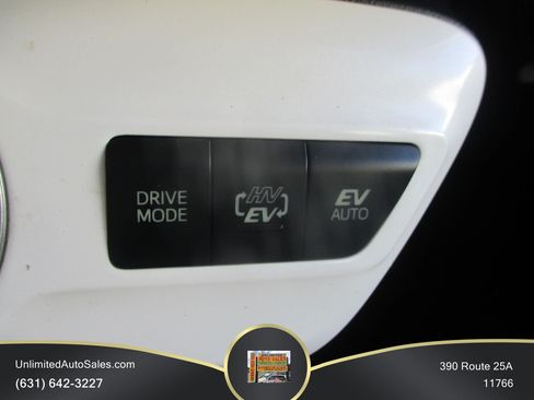 Used 2017 Toyota Prius Prime Plus FWD image 13