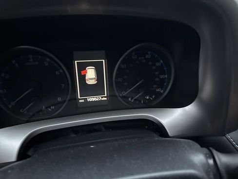 Used 2017 Toyota RAV4 XLE image 7