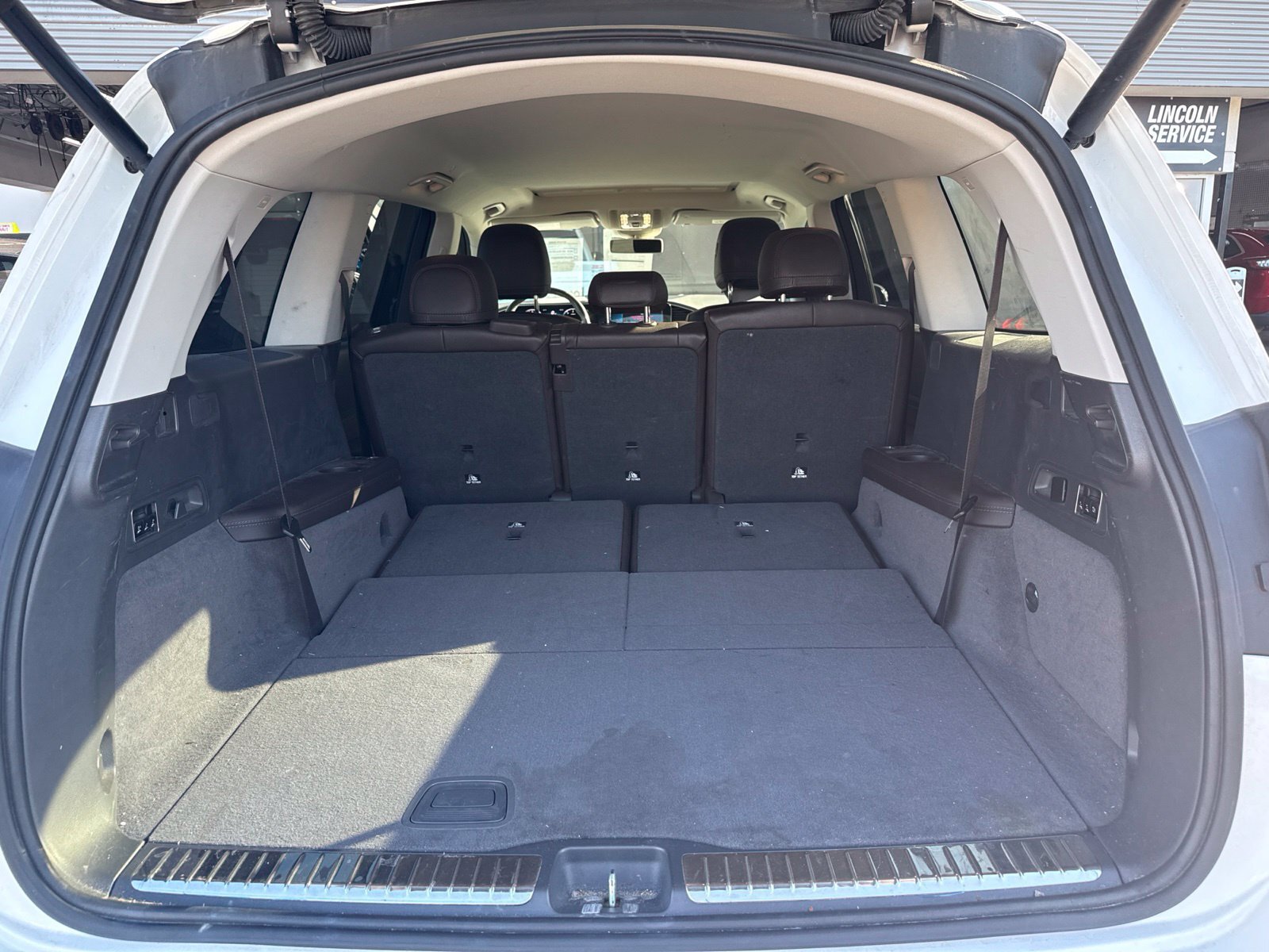 Used 2020 Mercedes-Benz GLS 450 4MATIC image 19