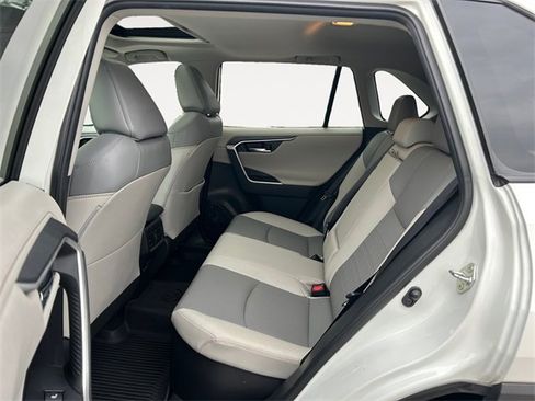 Used 2021 Toyota RAV4 Limited image 13