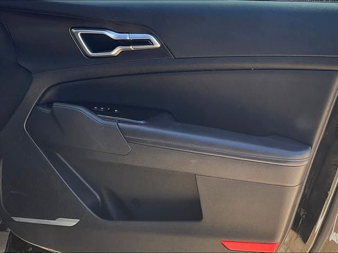 Used 2023 Kia Sportage EX image 28