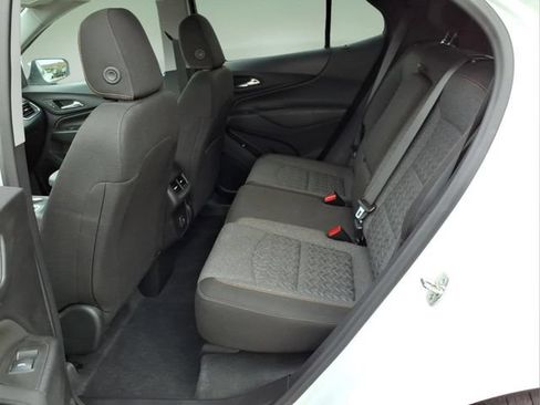 Used 2024 Chevrolet Equinox LT w/ LPO, Floor Liner Package FWD image 12