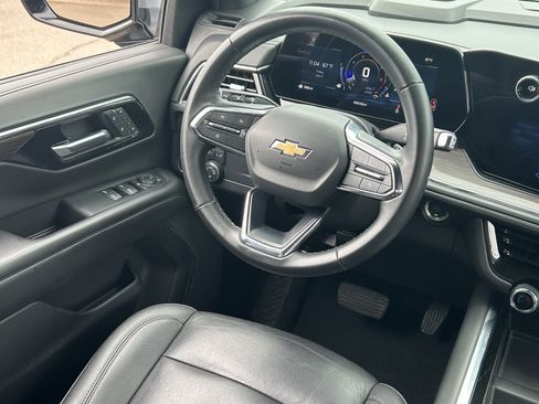 Used 2025 Chevrolet Tahoe LT RWD image 17