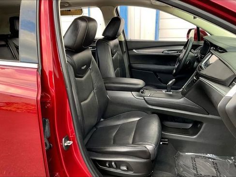 Used 2017 Cadillac XT5 Luxury w/ Driver Awareness Package image 7