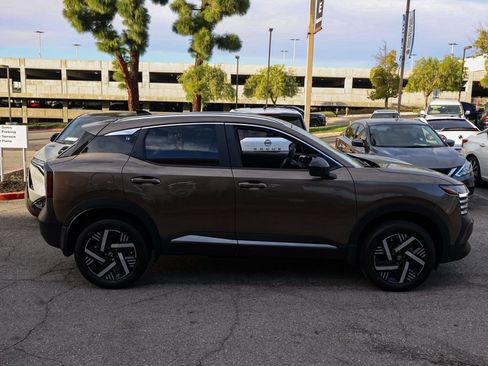 New 2026 Nissan Kicks SV image 3