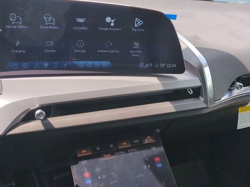 New 2026 Cadillac Vistiq Sport w/ LPO, Floor Liner Package image 11