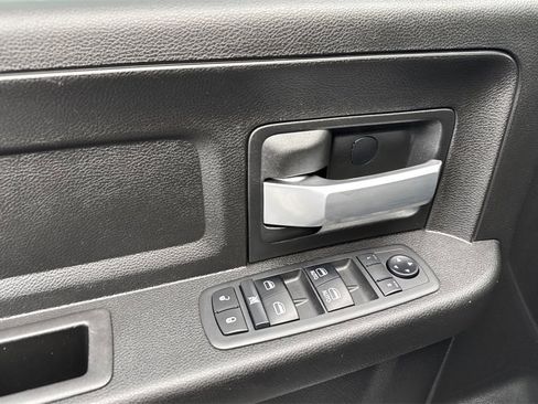 Used 2019 RAM 2500 Tradesman w/ Chrome Appearance Group image 11