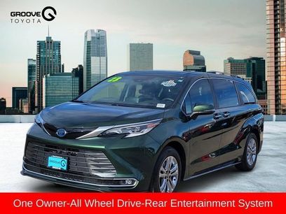 Used 2023 Toyota Sienna Platinum