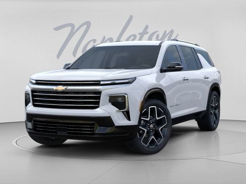 New 2026 Chevrolet Traverse High Country w/ LPO, Floor Liner Package AWD/4WD image 7