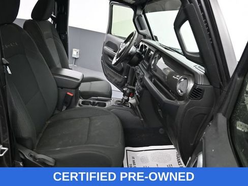 Used 2019 Jeep Wrangler Unlimited Sahara w/ Cold Weather Group AWD/4WD image 15