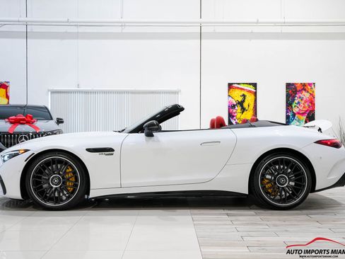 Used 2022 Mercedes-Benz SL 55 AMG 4MATIC w/ Driver Assistance Package image 40