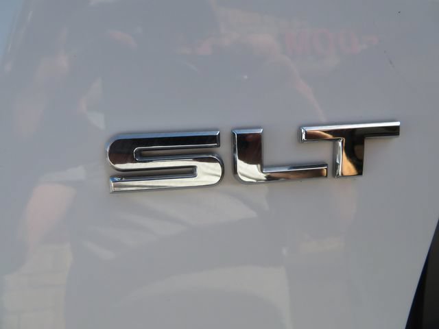 Used 2017 GMC Acadia SLT w/ LPO, Cargo Package FWD image 18